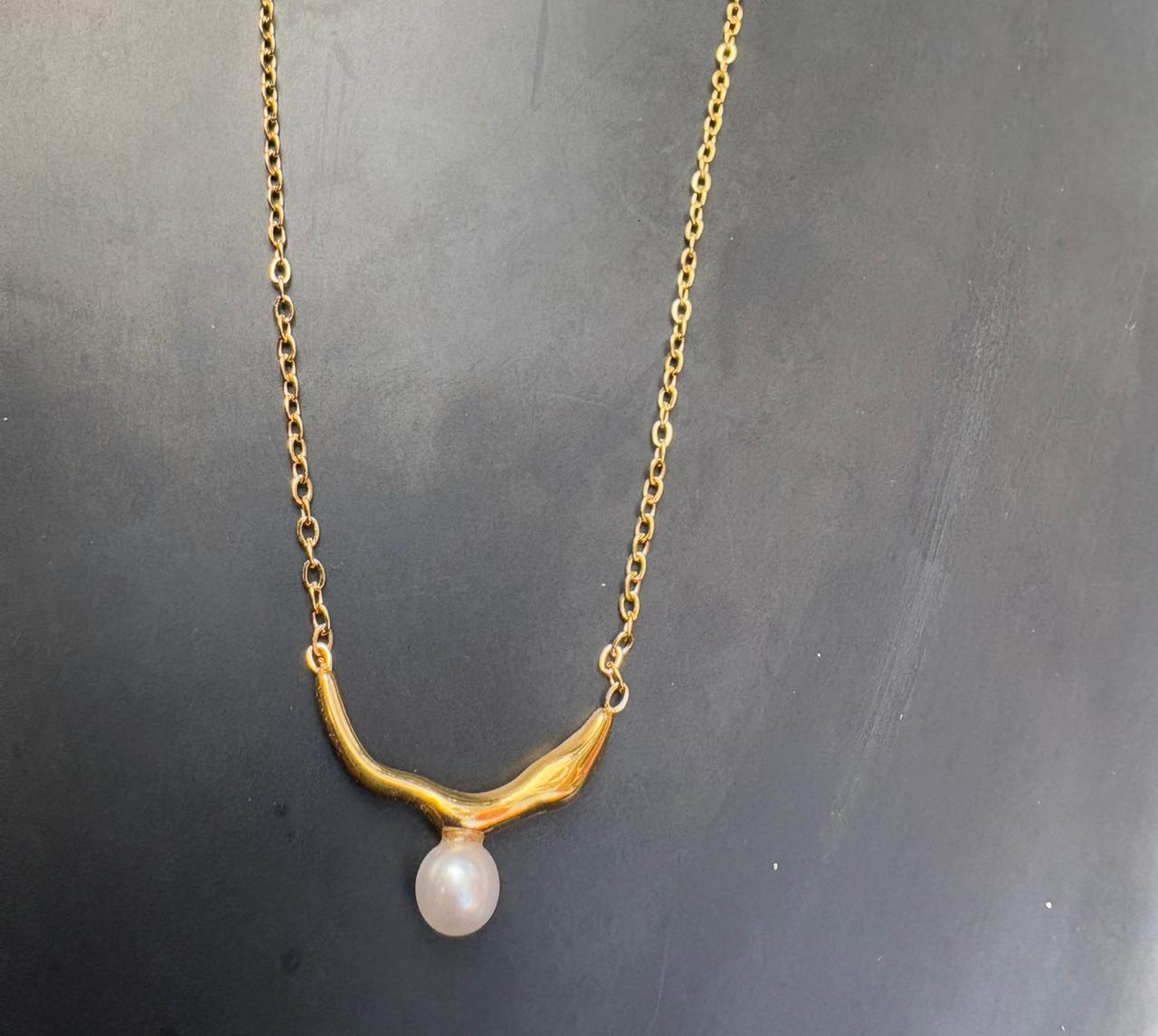 Sculptural Arc Pendant