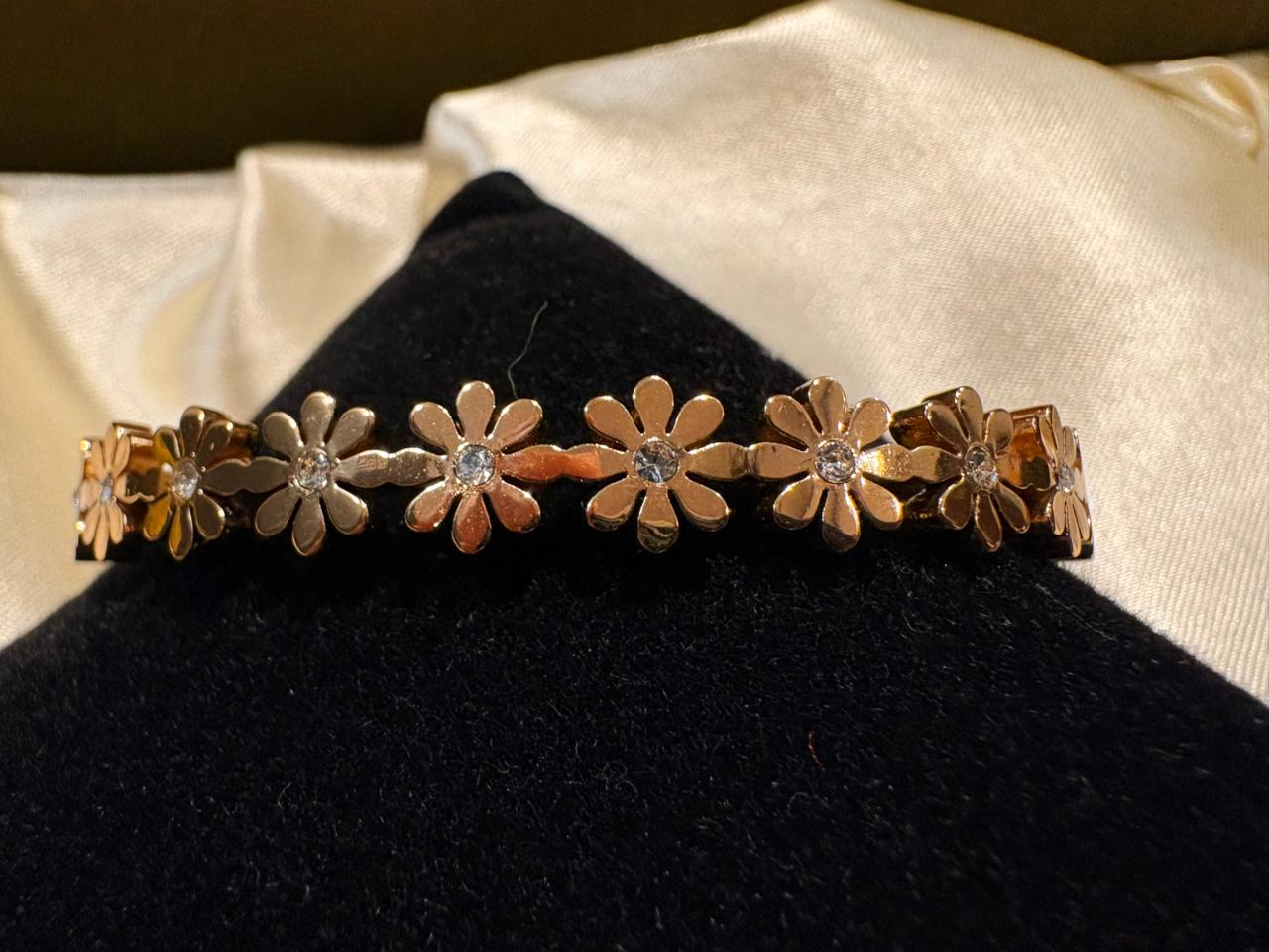 Radiant flora bracelet
