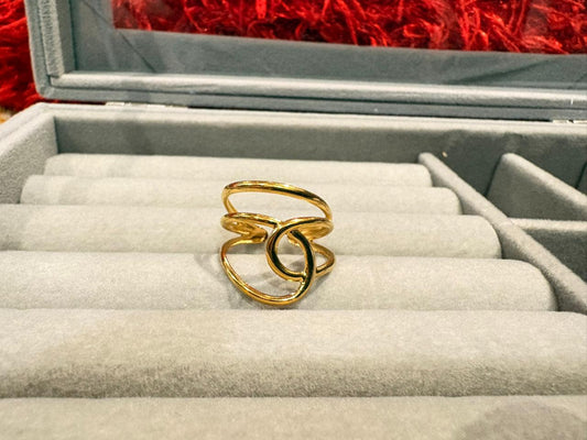 The Intertwined Infinity Ring