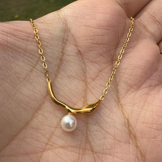 Sculptural Arc Pendant