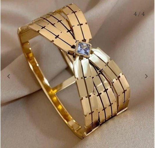 Polished ribbon bracelet