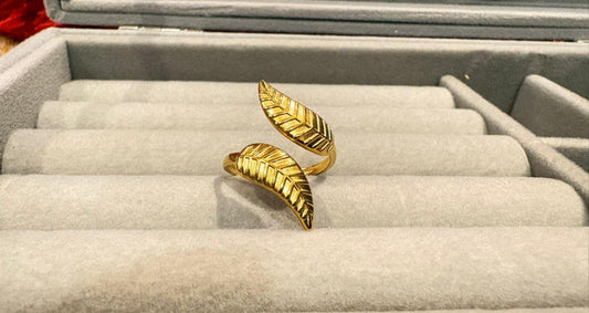 The Laurel Wrap Ring