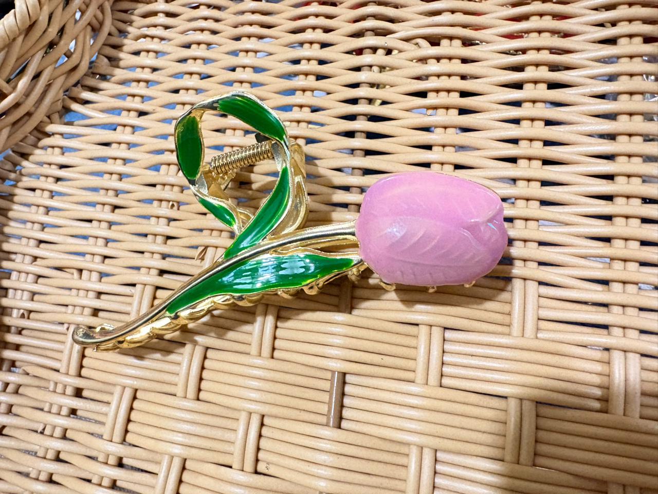 The Pink Tulip Sculpture Clip